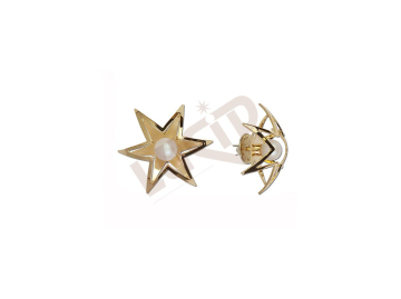 Brooch Star with a pearl - gold